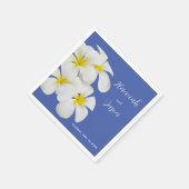 White Frangipani Flowers, op Blue, Floral Wedding Servet (Hoek)
