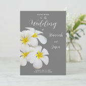 White Frangipani Flowers, op Medium Grey, Wedding Kaart (Staand voorkant)