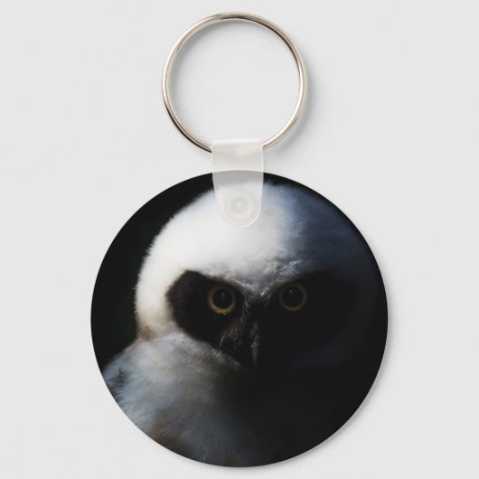 White Fuzzy Owl with Piercing Gaze Sleutelhanger (Voorkant)