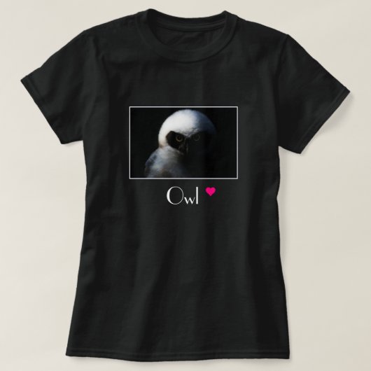 White Fuzzy Owl with Piercing Gaze T-shirt (Design voorkant)