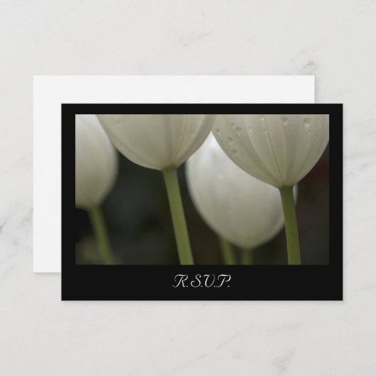 White Garden Tulips Spring Wedding RSVP Card (Voorkant / Achterkant)