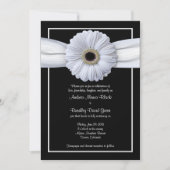 White Gerbera Black Background Wedding Invitation Kaart (Voorkant)