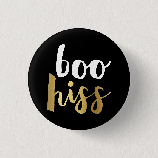 White & Gold Boo Hiss Button (Voorkant)