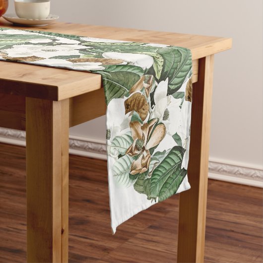 White Gold Magnolia Flower Blossom Table Runner Lange Tafelloper (Voorbeeld)