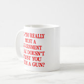 White Gov vertrouwt je met Pistool Koffiemok (Voorkant links)
