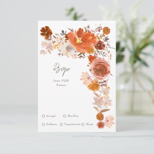 White Grey Terracotta Floral Wreath Wedding RSVP Kaartje (Staand voorkant)