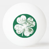 White Grungy four-Leaf Clover op Green Ground Pingpongbal (Voorkant)
