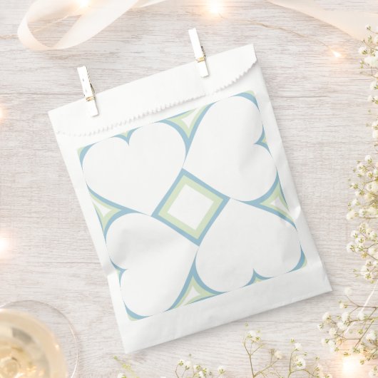 White Hearts Pattern met Blue Bedankzakje (Geknipt)