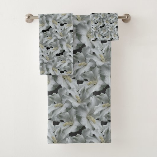 White Hibiscus Flowers Bouquet Bad Handdoek (Insitu)