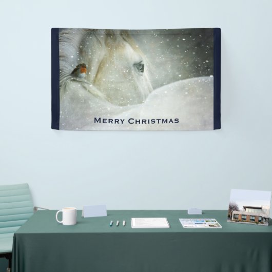White Horse & Bird in a Winter Snowfall Kerstmis Spandoek (Beurs)