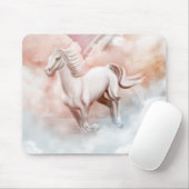 White Horse die door de wolken loopt Muismat (Met muis)
