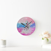 White Horse die op een strand klok loopt (Huis)