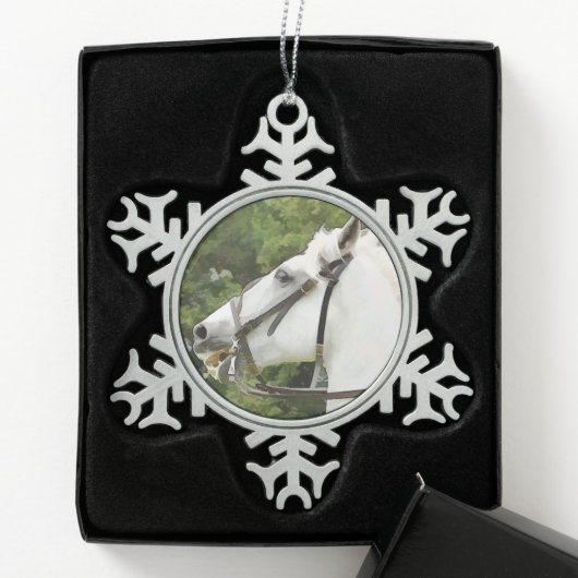 WHITE HORSE TIN SNEEUWVLOK ORNAMENT (Kistje)