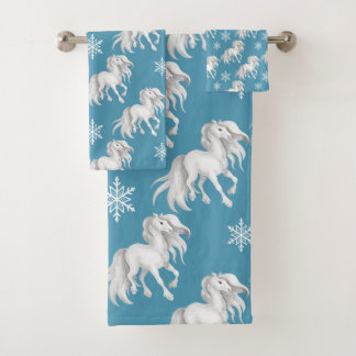 White Horses and Snowflakes Winter Pattern on Blue Bad Handdoek