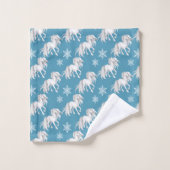 White Horses and Snowflakes Winter Pattern on Blue Bad Handdoek (Wasdoekje)