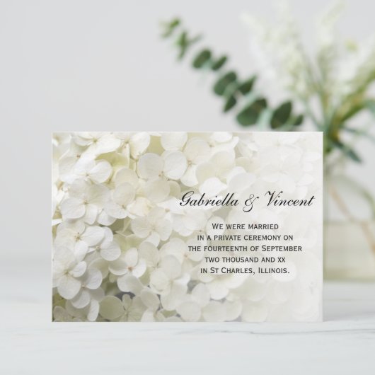 White Hydrangea Floral Marriage Announance Aankondiging (Staand voorkant)