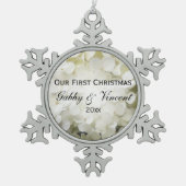White Hydrangea Flower First Kerstbruiloft Tin Sneeuwvlok Ornament (Voorkant)