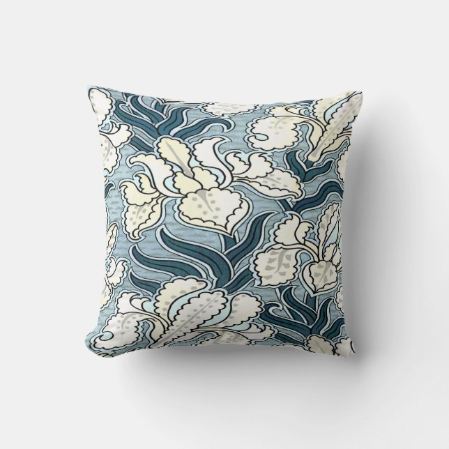 White Iris Cushion/ werpen kussen (Voorkant)