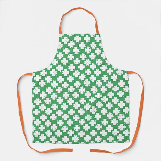 White Irish Shamrock Pattern over Light Green Schort (Voorkant)