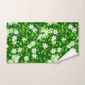 White Jasmine onder groene bladeren Bad Handdoek (Handdoek)