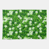 White Jasmine onder groene bladeren Theedoek (Horizontaal)