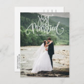 White Just Married Lettering Photo Wedding Aankondigingskaart (Voorkant / Achterkant)