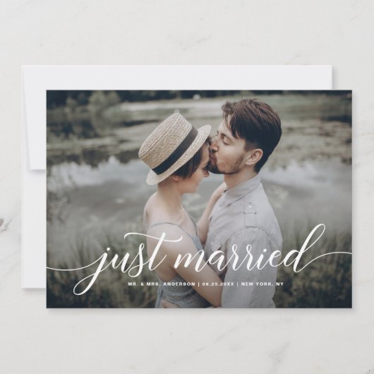 White Just Married Overlay Cursive Script Foto Aankondiging (Voorkant)