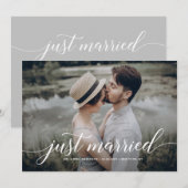White Just Married Overlay Cursive Script Foto Aankondiging (Voorkant / Achterkant)
