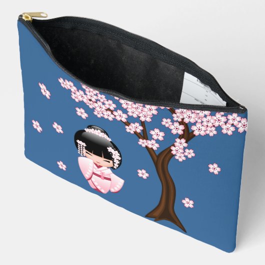 White Kimono Kokeshi Doll Cute Geisha Girl Blue Etui (Open)