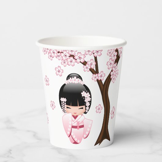 White Kimono Kokeshi Doll - Cute Geisha Girl Papieren Bekers (Achterkant)