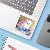 White Kitten Illustratie Sticker (Laptop met iPhone)