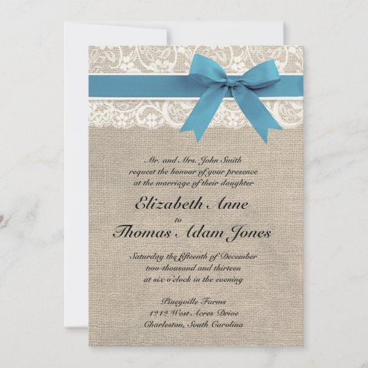 White Lace & Blue Ribbon Burlap Wedding Invitation Kaart (Voorkant)