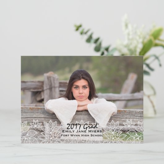 White Lace Foto Afstuderen Aankondiging (Staand voorkant)