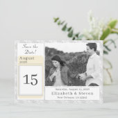 White Lace katholieke monogrammed Save The Date (Staand voorkant)