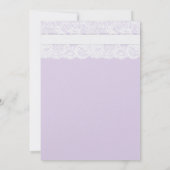 White Lace on Lila Wedding Invitation Kaart (Achterkant)