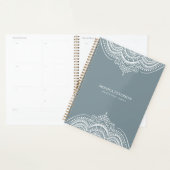 White Lace Paisley Mandala op Blue-Grey Planner (Display)
