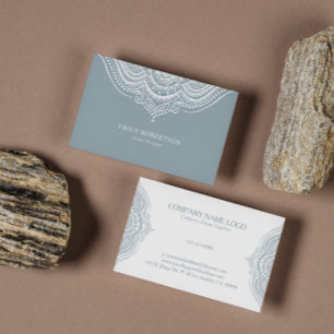 White Lace Paisley Mandala op Blue-Grey Visitekaartje