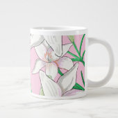 White Lillies on Pink Background Illustration Grote Koffiekop (Rechts)