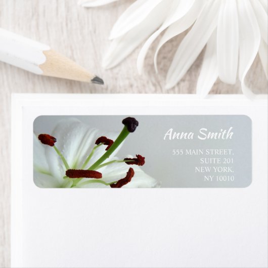 White Lily. Bloem. Etiket (Insitu)