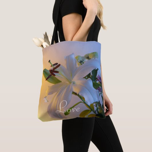 White Lily, bloem. Tote Bag (Dichtbij)