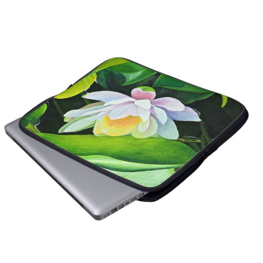 White Lily Floral Laptop Sleeve (Voorkant onderkant)