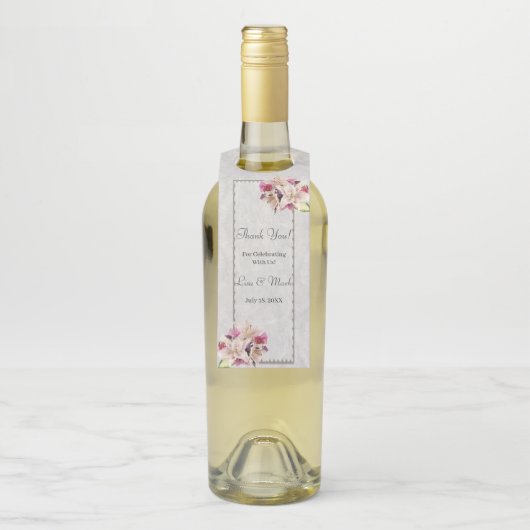 White Lily Floral Marble Wedding Bottle Hangers (Op fles)