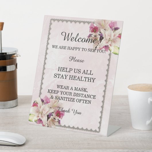 White Lily Floral Pink Marble Wedding Safety Reclamebord Met Voetstuk (Insitu)