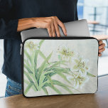 White Lily Laptop Sleeve<br><div class="desc">White Lily is een penseelschilderij in traditionele Chinese "gongbi" stijl. Waterverf en inkt op rijstpapier. De lelie wordt in het Chinees 百合 genoemd, wat wordt uitgesproken als bǎi hé, wat de symbolische betekenis heeft van "gelukkige vereniging voor honderd jaar". De lelie is de liefdesbloem in China, daarom zijn Chinese lelies...</div>