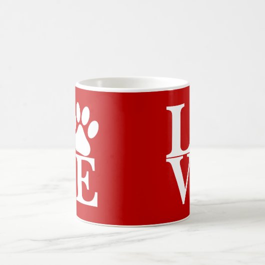 White LOVE Word Dog Paws Pattern op Red Background Koffiemok (Center)
