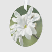 White Magnolia Flower Ornament (voorkant)