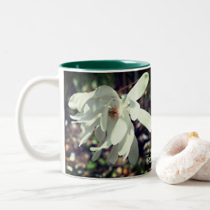 White Magnolia Flower Personalized Tweekleurige Koffiemok