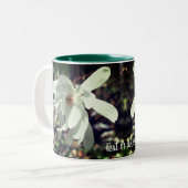 White Magnolia Flower Personalized Tweekleurige Koffiemok (Voorkant links)
