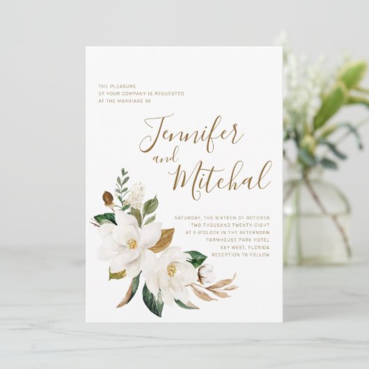 White Magnolia & Gold Floral Minimal Wedding Kaart (Staand voorkant)