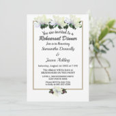 White Magnolia Greenery Wedding Rehearsal Dinner Kaart (Staand voorkant)